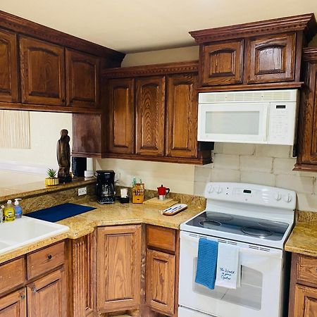 Brownsville Comfort 2 Bedroom 1 Bath , Spacious Kitchen And Outdoor Home Exterior foto