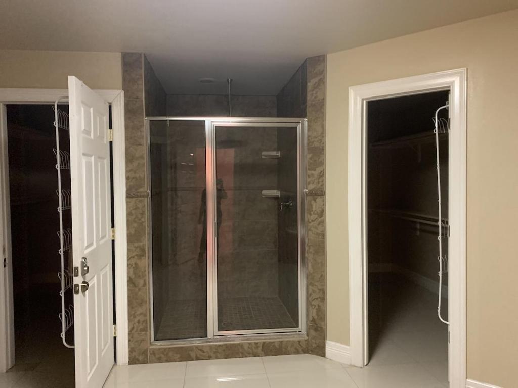 Brownsville Comfort 2 Bedroom 1 Bath , Spacious Kitchen And Outdoor Home Exterior foto