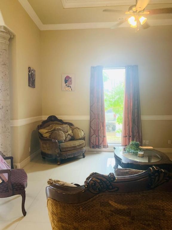 Brownsville Comfort 2 Bedroom 1 Bath , Spacious Kitchen And Outdoor Home Exterior foto
