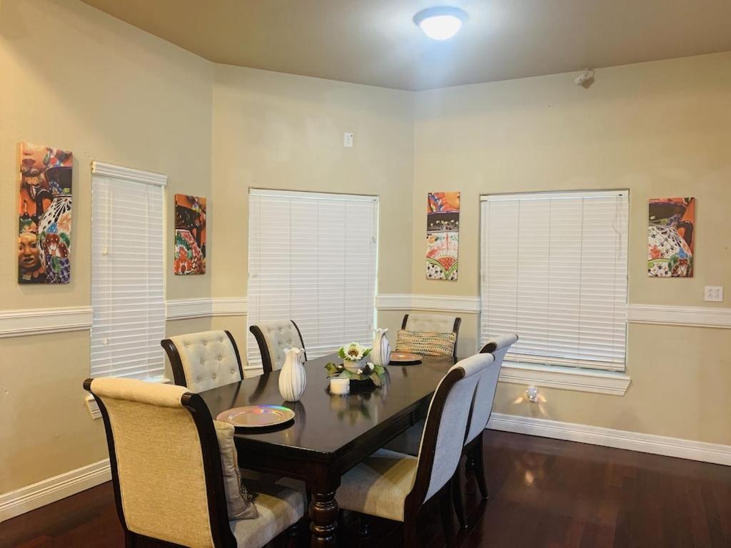 Brownsville Comfort 2 Bedroom 1 Bath , Spacious Kitchen And Outdoor Home Exterior foto