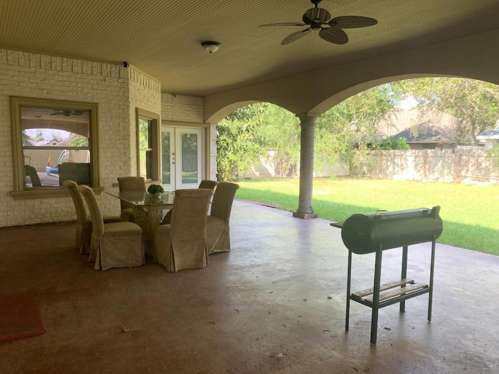 Brownsville Comfort 2 Bedroom 1 Bath , Spacious Kitchen And Outdoor Home Exterior foto