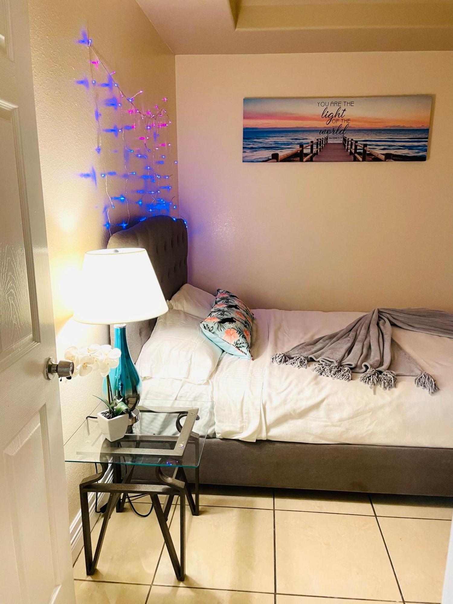 Brownsville Comfort 2 Bedroom 1 Bath , Spacious Kitchen And Outdoor Home Exterior foto