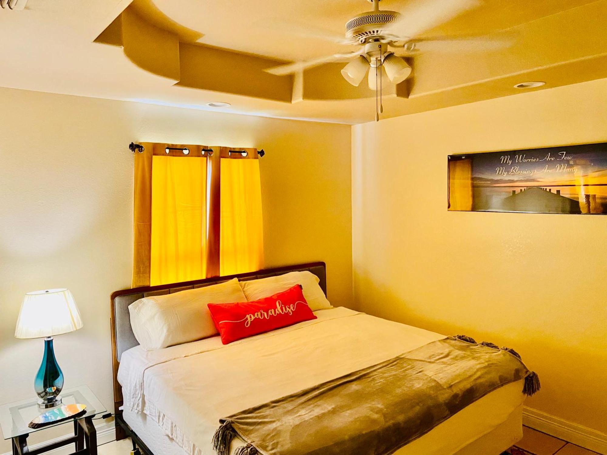 Brownsville Comfort 2 Bedroom 1 Bath , Spacious Kitchen And Outdoor Home Exterior foto